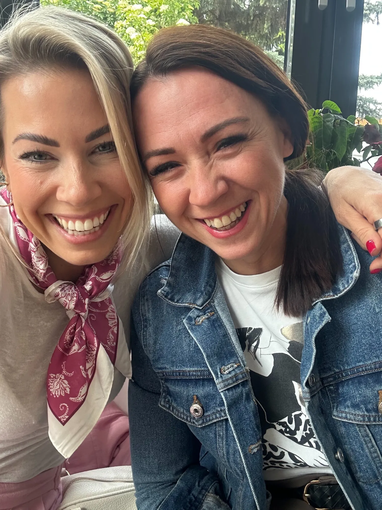 Női kapcsolódás és közösség – Kiss-P. Nóri baráti, támogató közegben, Tápler Zitával