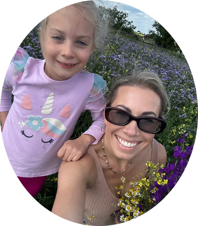 Kiss-P. Nóri tudatosság mentor kislányával, anyaság és jelenlét a természetben