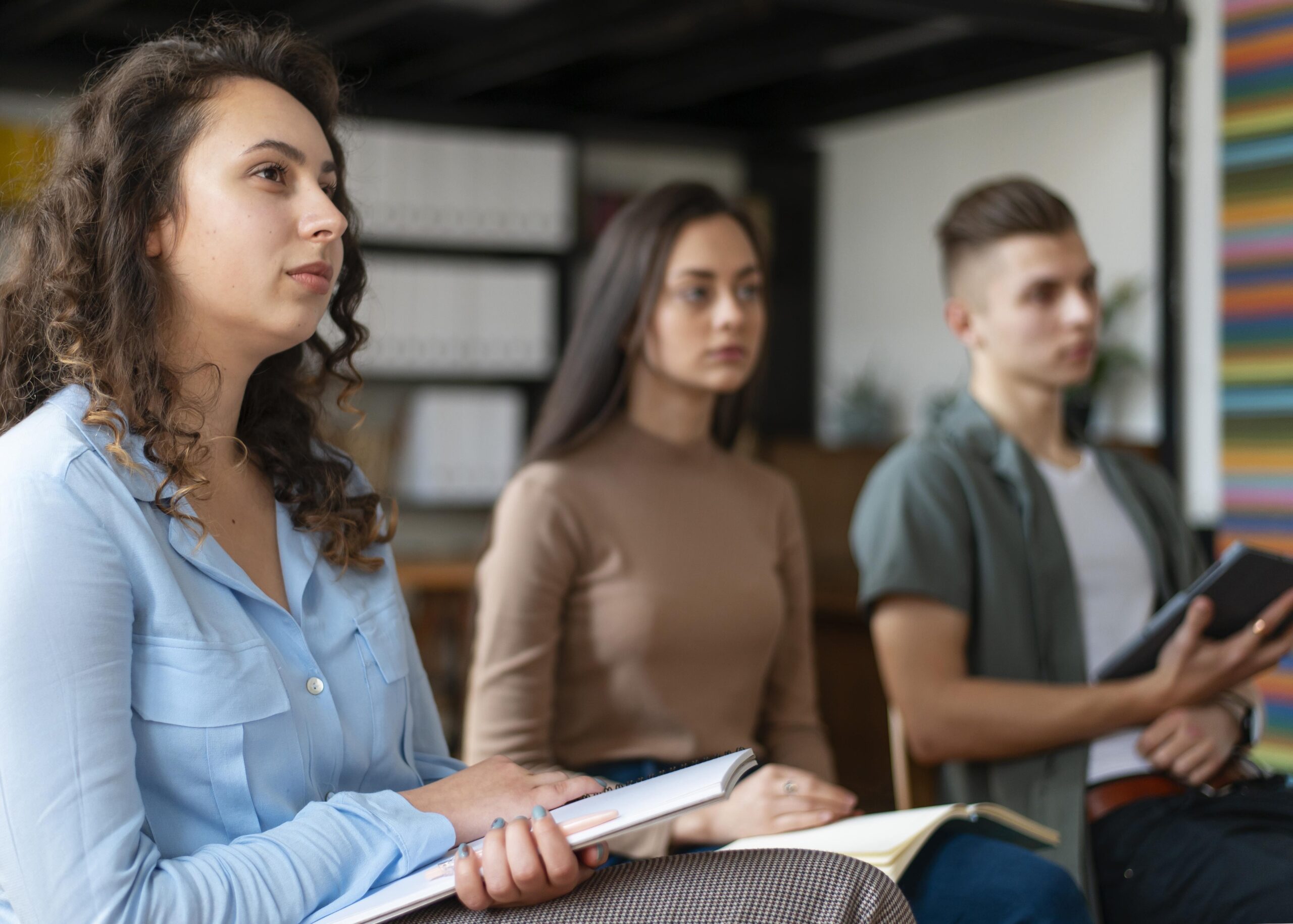 medium shot blurry people therapy mod